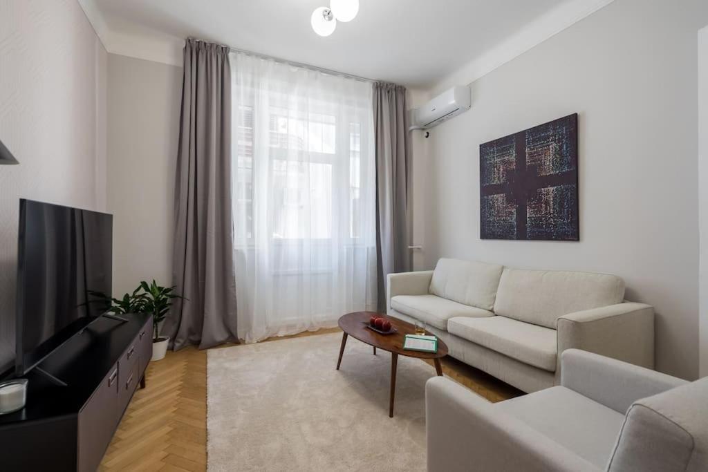 Exquisite Art Deco 2Br Apartment Prime Location بوخارست المظهر الخارجي الصورة